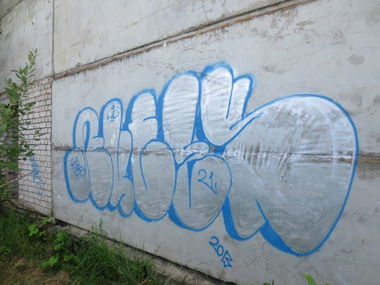 Graffiti Bombing in Vitebsk - Photo by Rutes21 - rutes (2013)