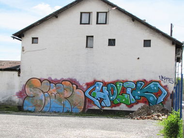 Graffiti Bombing - Photo by Rvacka - Simple, Holick