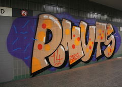 Graffiti Bombing - Photo by Rvacka - PNUT, PNUTS