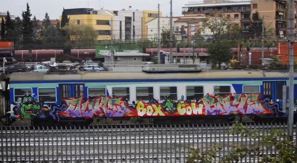Graffiti Train - Photo by Rvacka - jbcb, jukeboxcowboys