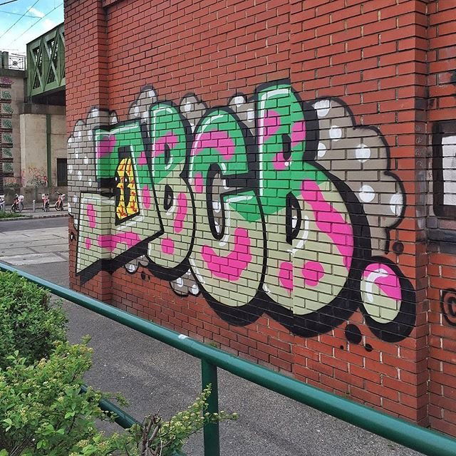 Graffiti Bombing - Photo by Rvacka - jbcb