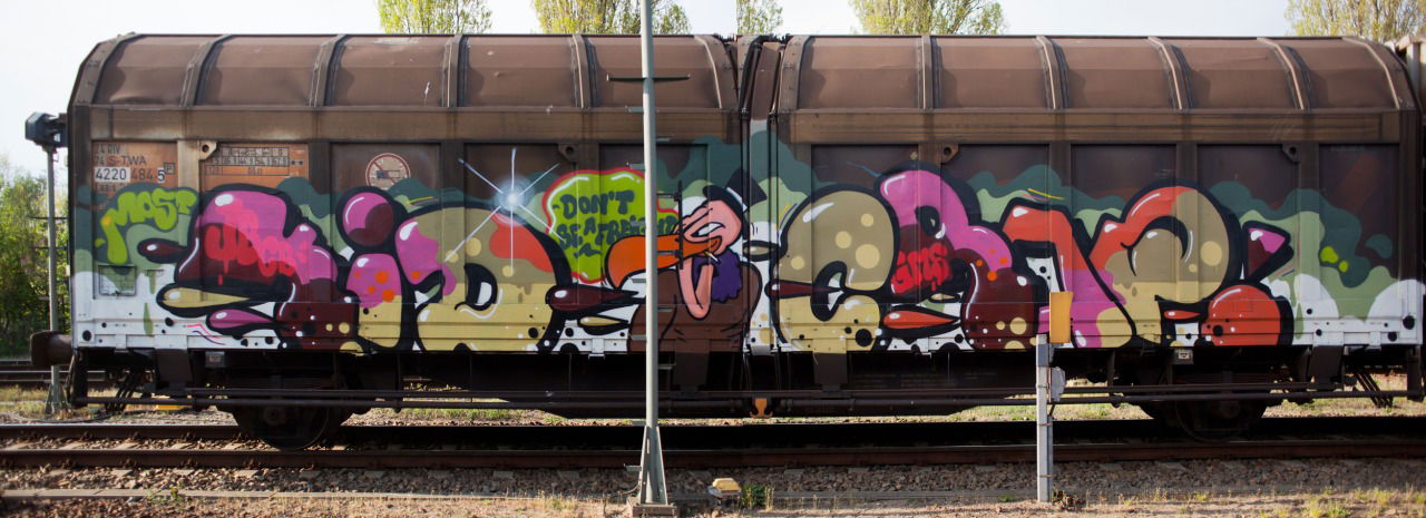 Graffiti Train - Photo by Rvacka - kid, crap, jbcb