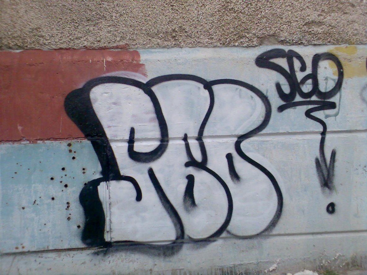 Graffiti Bombing - Photo by S60 - S60