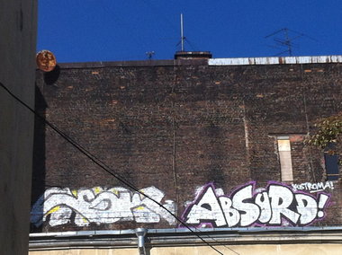 Graffiti Wall - Photo by SALU7 - абсурд, absurd