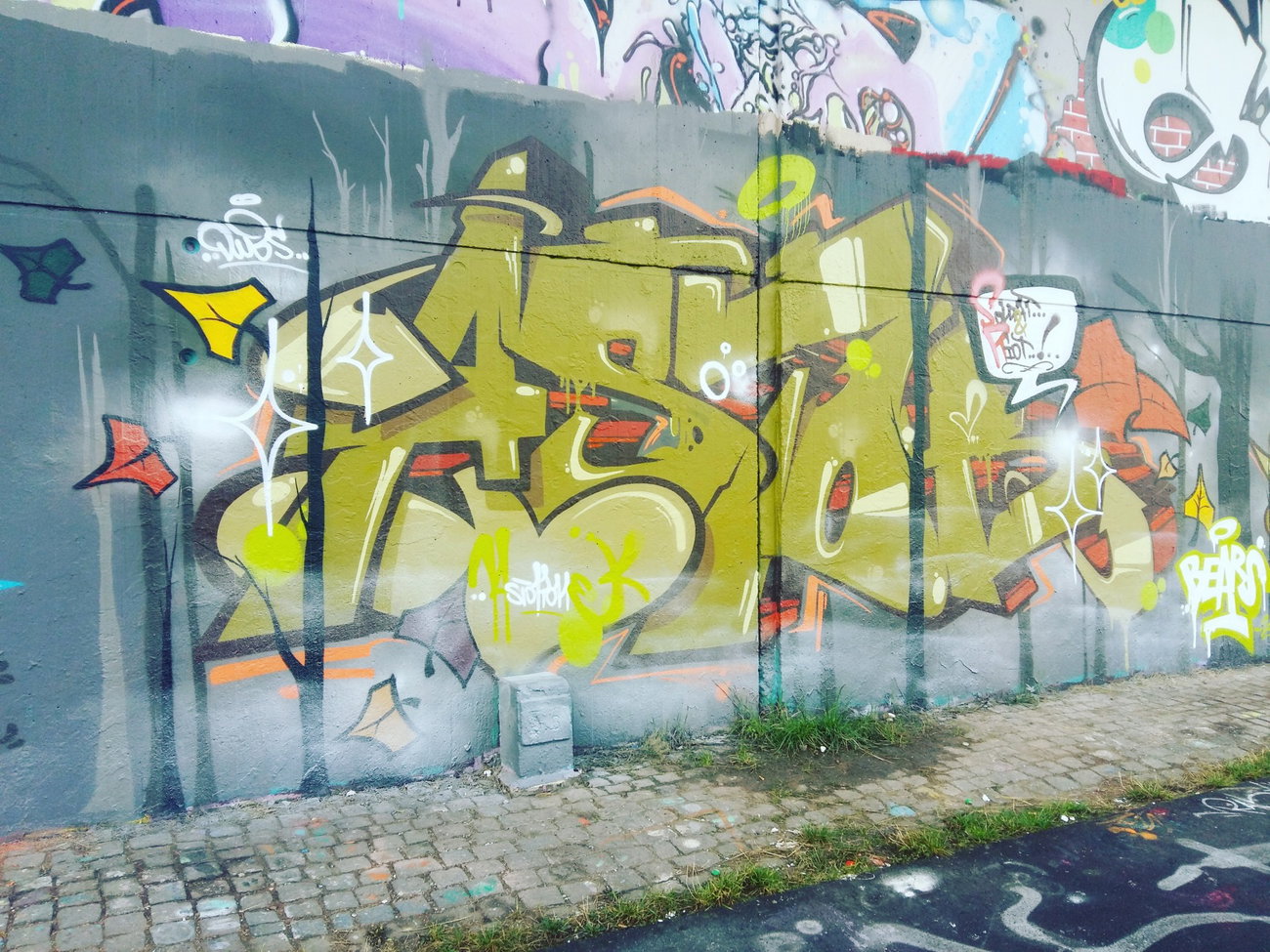 Graffiti Wall - Photo by SBGraffiti - astorsbgraffitigraffitilove, grafflife, graff
