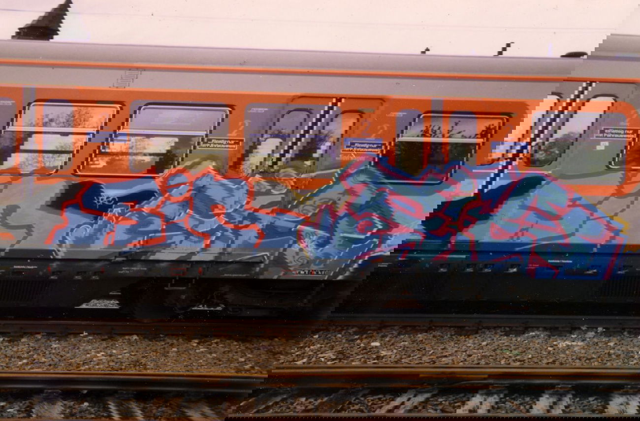 Graffiti Train - Photo by SEAN - sin, sik, bad (1992)