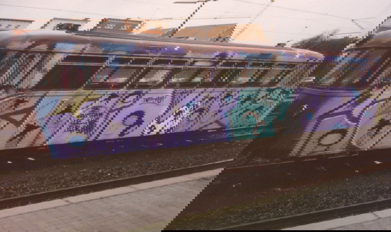 Graffiti Train - Photo by SEAN - Atom, schweinetaxi, trd (1992)