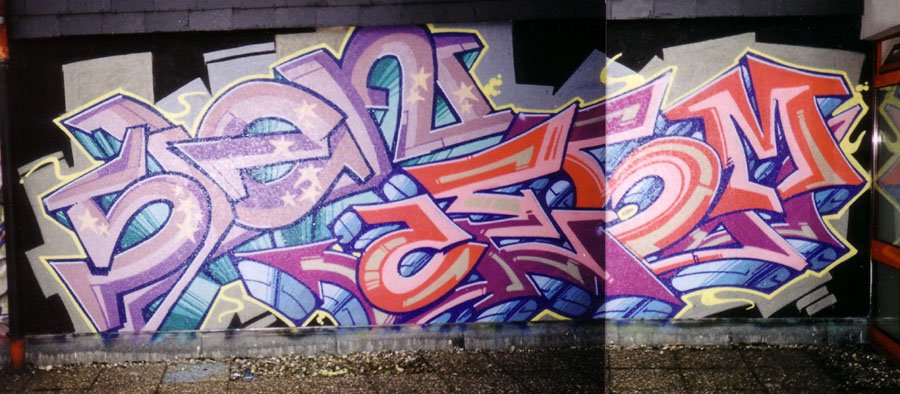 Graffiti Wall - Photo by SEAN - sien, cesm, sean (1999)