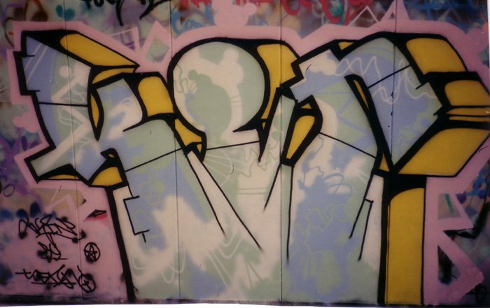 Graffiti Wall - Photo by SEAN - kin, sean (1989)