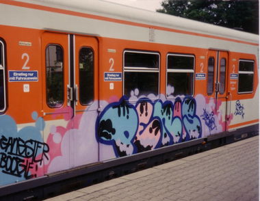 Graffiti Train - Photo by SEAN - penis, bad, homburg (1990)