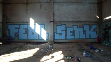 Graffiti Wall - Photo by SENK88 - yo:FebL