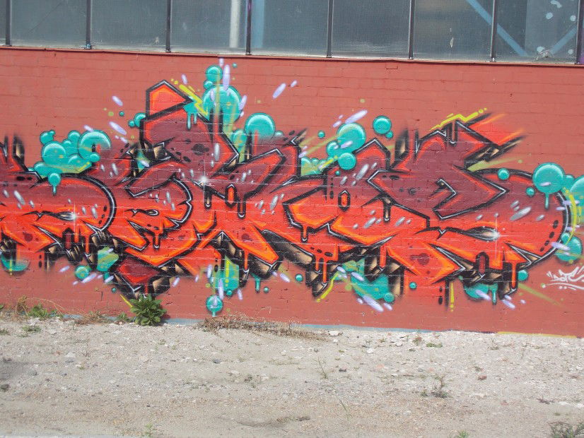 Graffiti Wall in Vlissingen - Photo by SEaone - dots (2013)