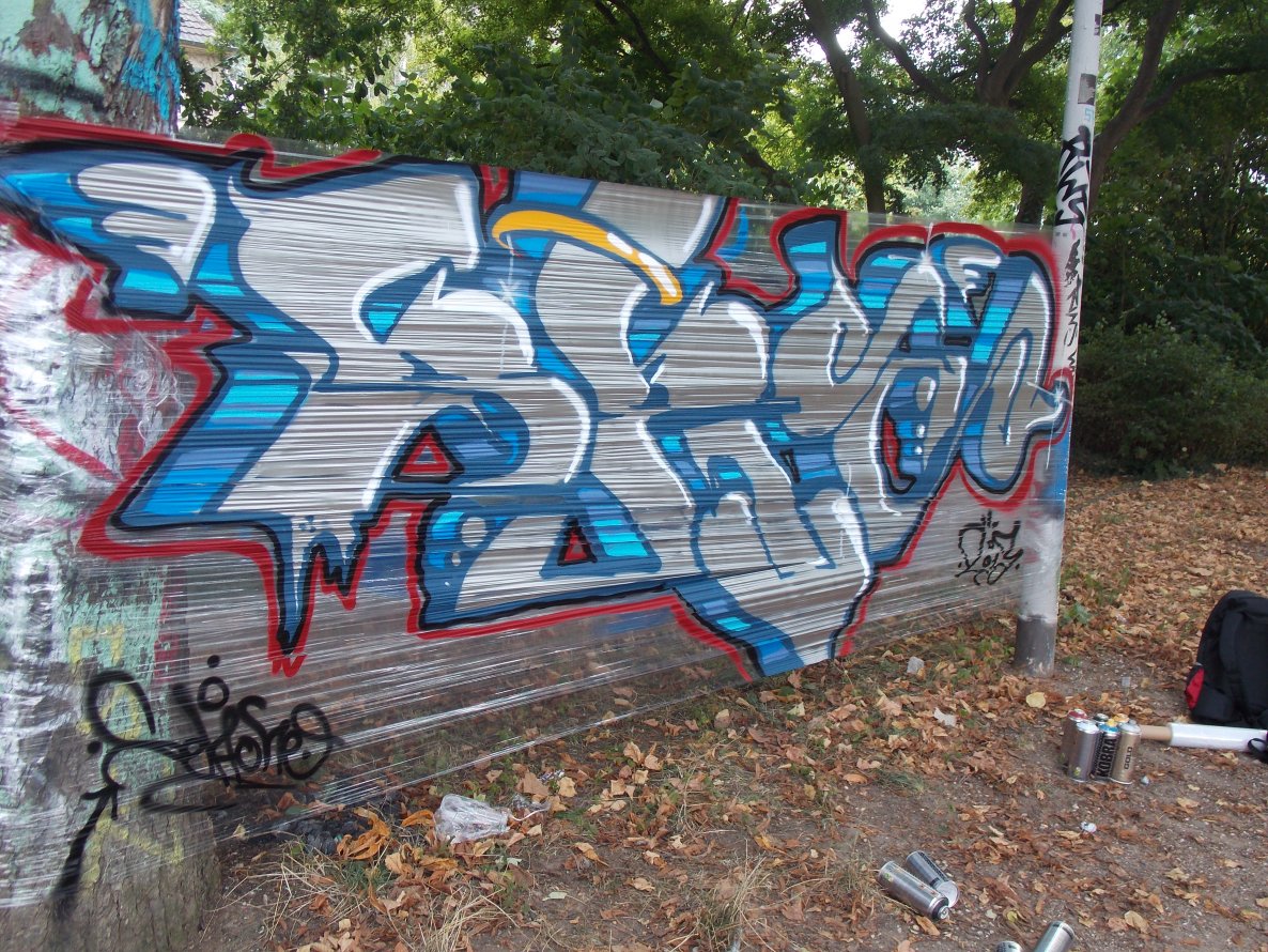 Graffiti Wall - Photo by SEaone - sea (2013)