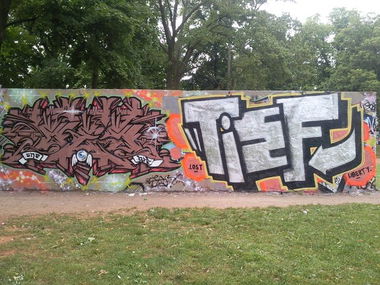 Graffiti Wall - Photo by SEaone - ges, oh, tief