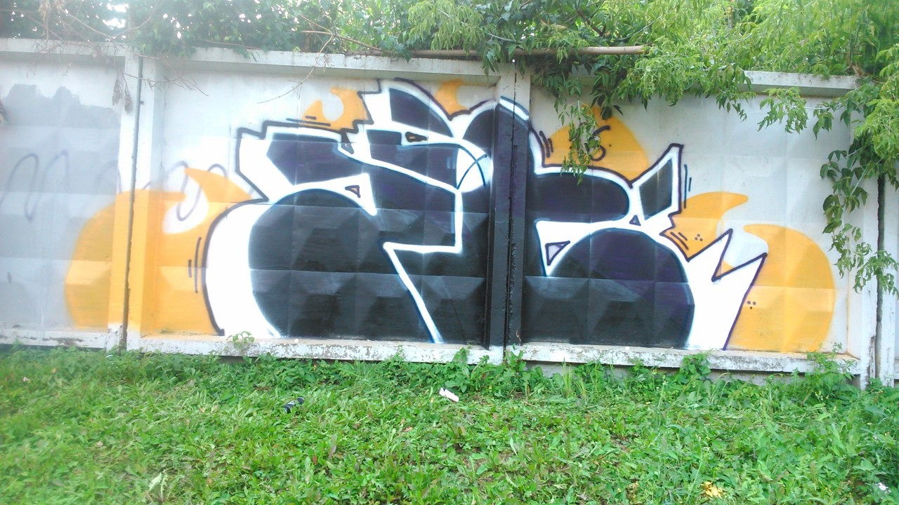 Graffiti Wall - Photo by SHYA108