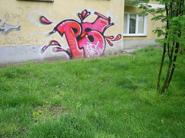 Graffiti Bombing - Photo by SHor86