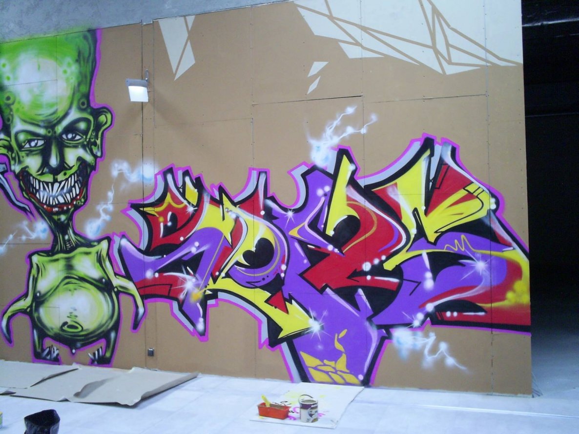 Graffiti Wall - Photo by SHor86