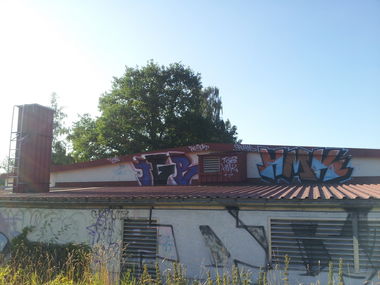 Graffiti Bombing - Photo by SIKRthanYou - TGB, HMK