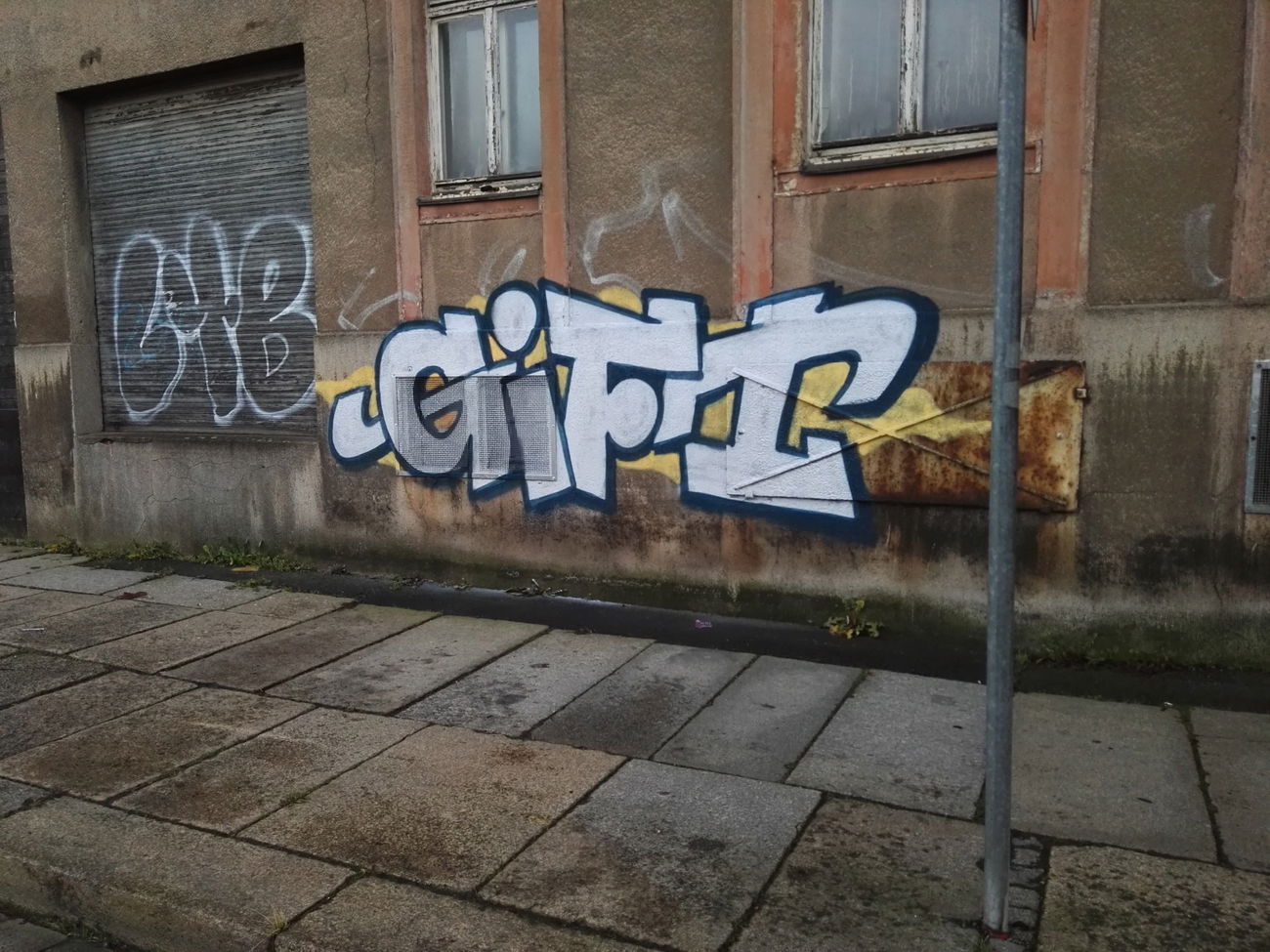 Graffiti in CHEMNITZ - Photo by SIKRthanYou - Gift, Chemnitz (2016)