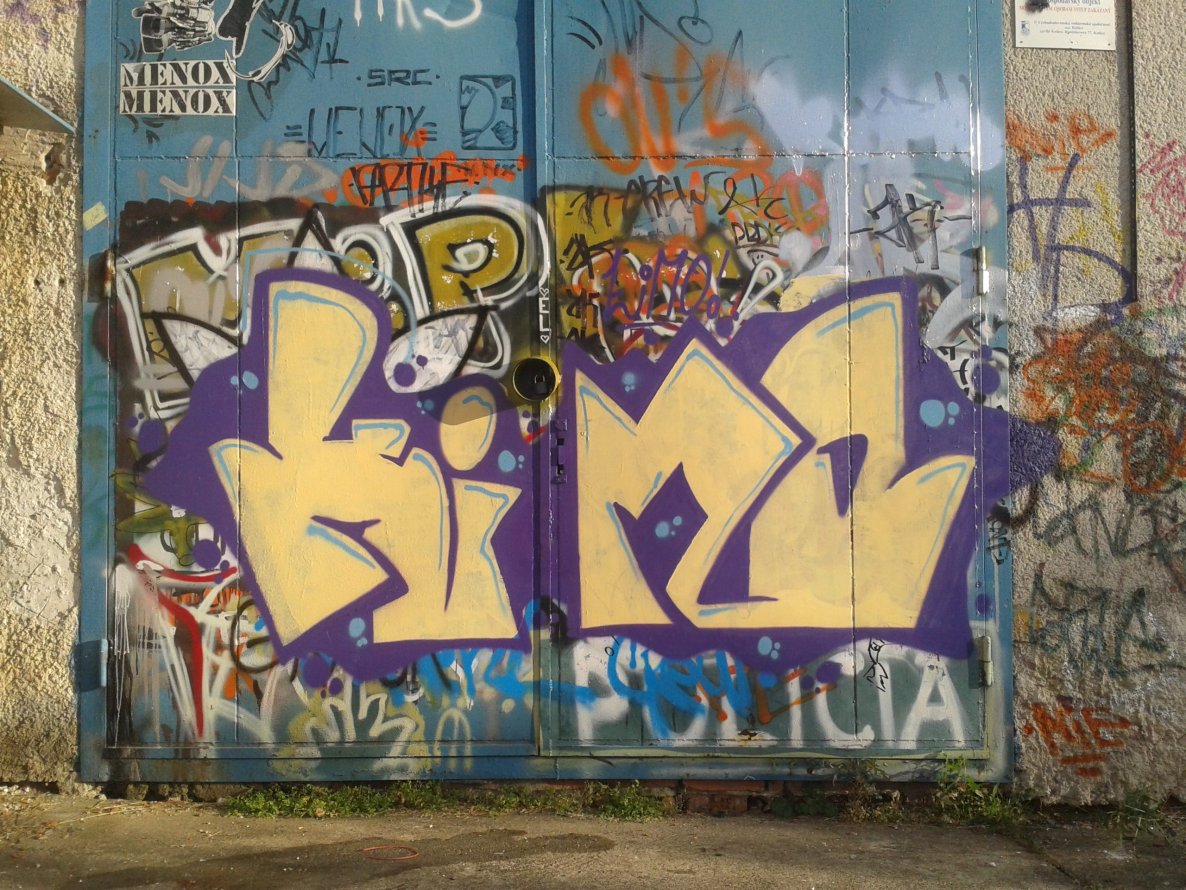 Graffiti Bombing in Kosice - Photo by SKYMORENY