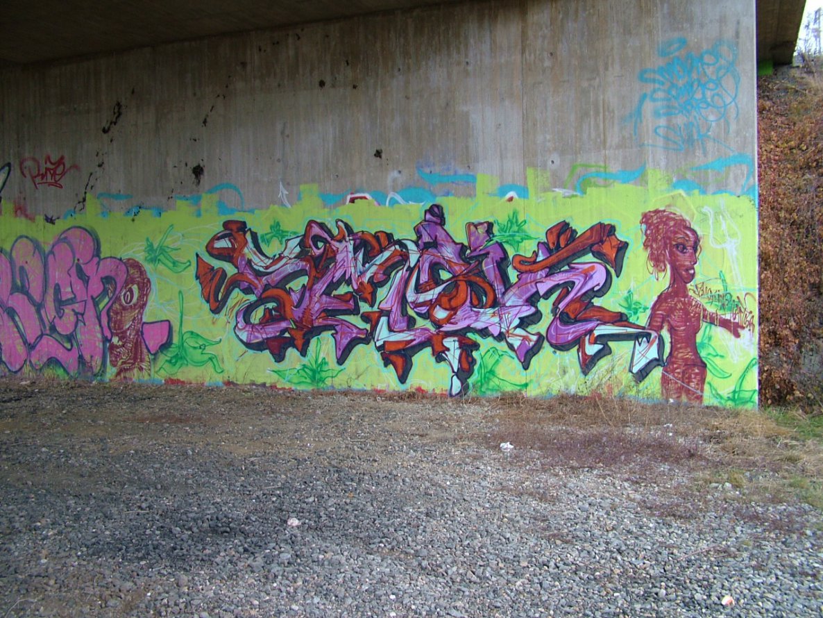 Graffiti Wall - Photo by SMOK09