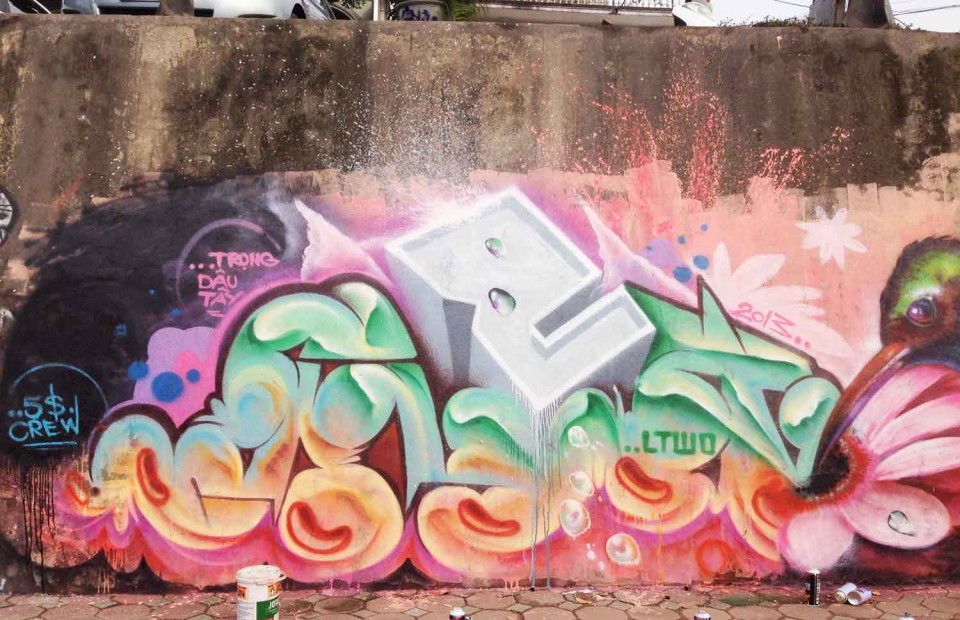 Graffiti Wall in Hanoi - Photo by SOOR1 - SOOR1 (2013)