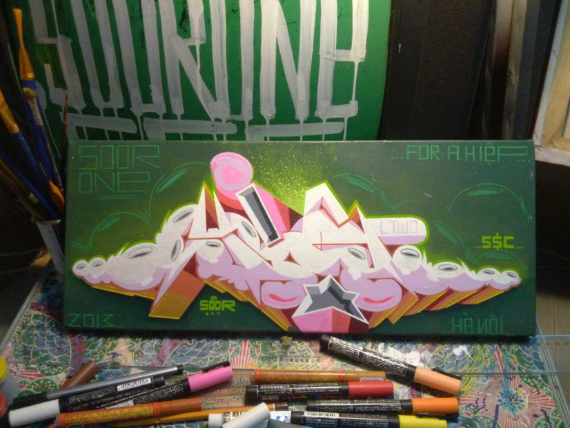 Graffiti Sketch in Hanoi - Photo by SOOR1 - SOOR1 (2013)