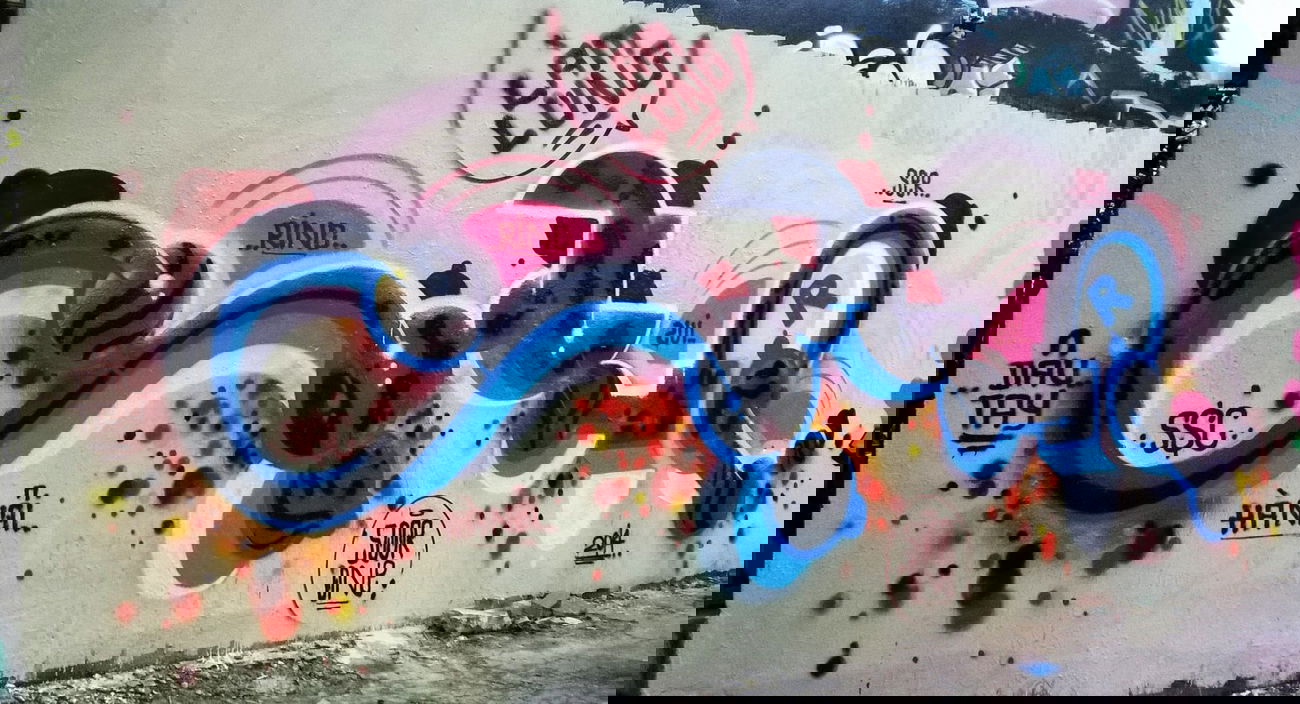 Graffiti Wall in Vietnam - Photo by SOOR1 - soor1 (2014)