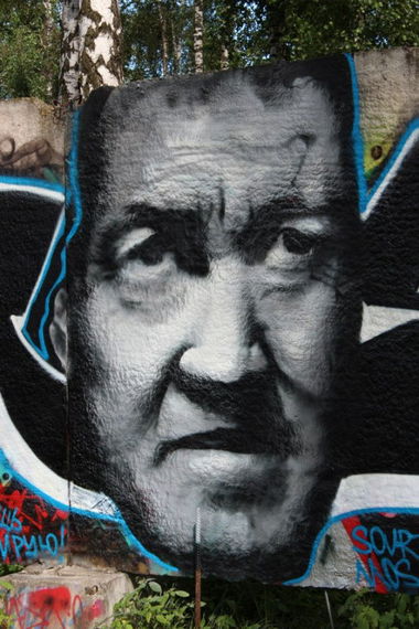 Graffiti Street Art - Photo by SOURT - sourt (2012)