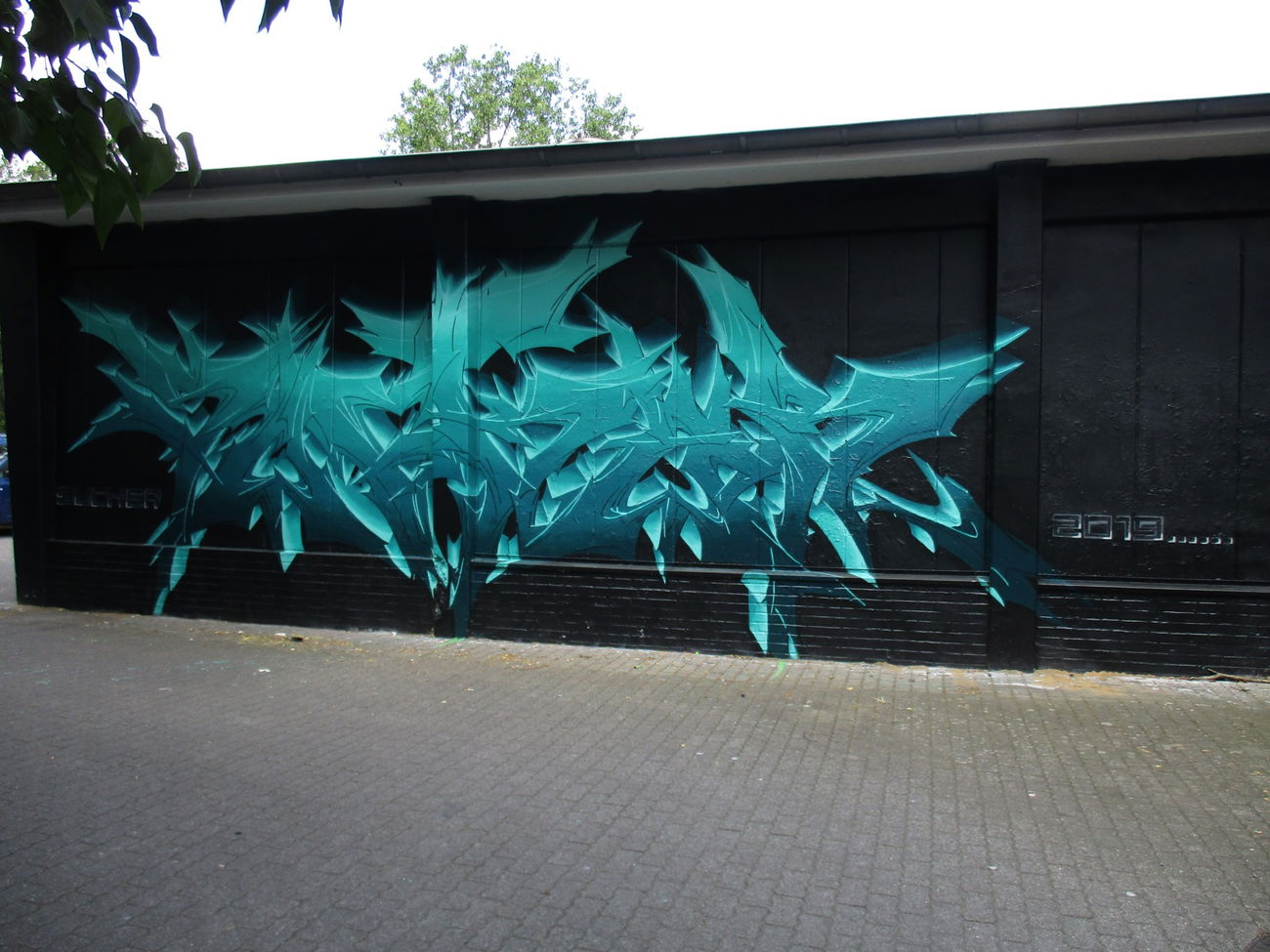 Graffiti Wall in Hamburg - Photo by SUCKER - Sucker (2019)
