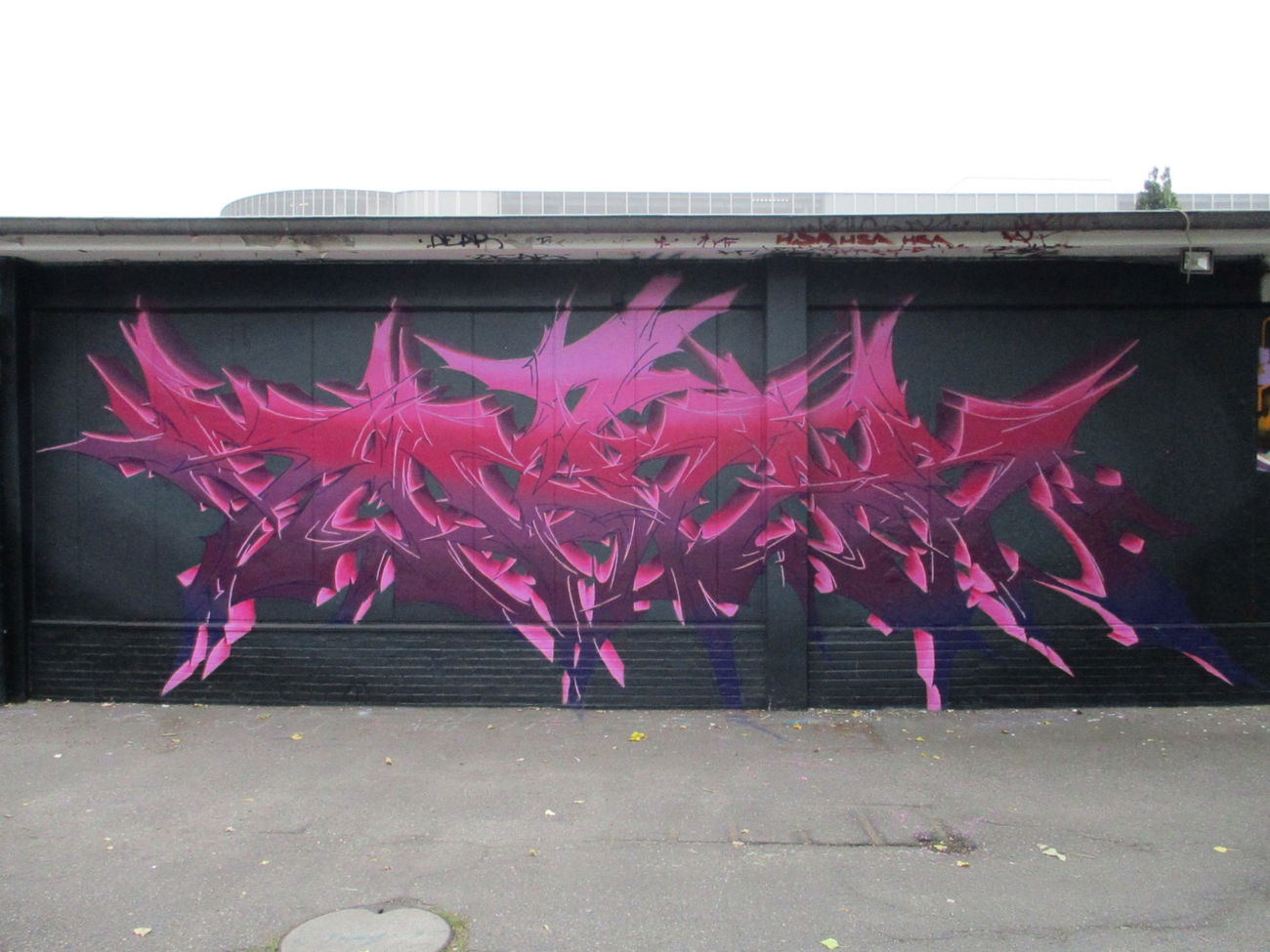 Graffiti Wall in Hamburg - Photo by SUCKER - Sucker (2019)