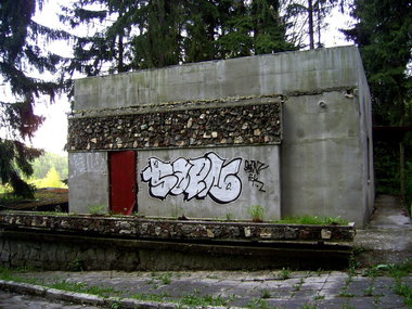 Graffiti Bombing - Photo by SaenOne