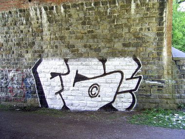 Graffiti Bombing - Photo by SaenOne