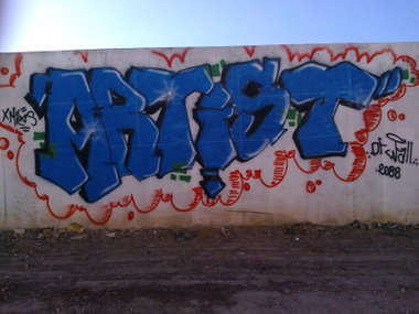 Graffiti Wall - Photo by Salimx