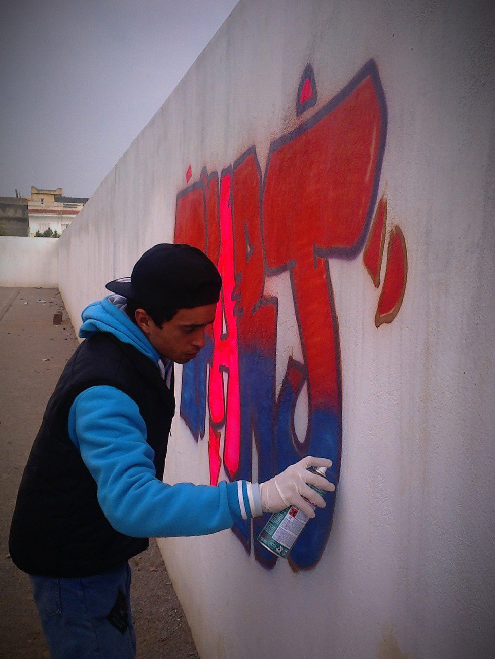 Graffiti Wall - Photo by Salimx