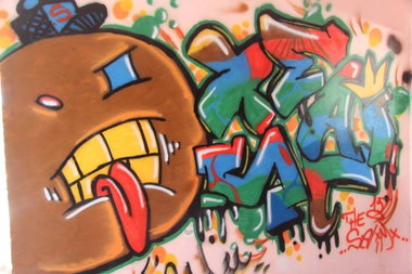 Graffiti Wall - Photo by Salimx