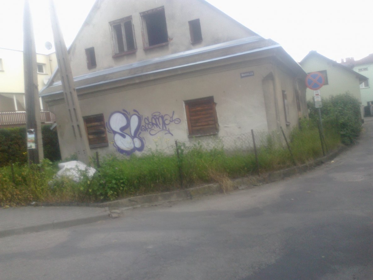 Graffiti Bombing - Photo by Sampler - resztki, na, meline