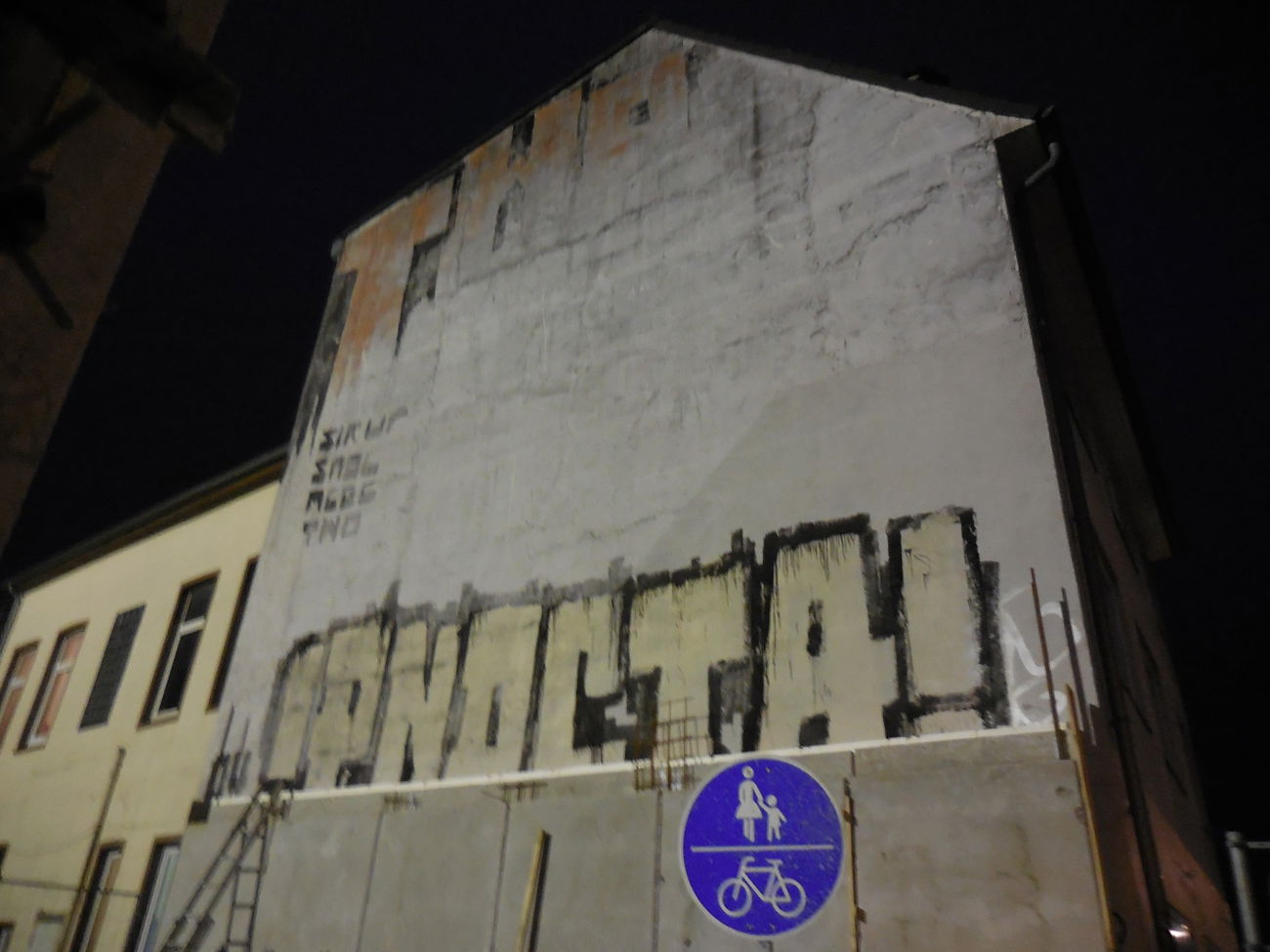 Graffiti Bombing - Photo by Santos