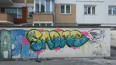 Graffiti Bombing in Изгрев - Photo by Saonerlmdc - montanablack, colorful (2015)