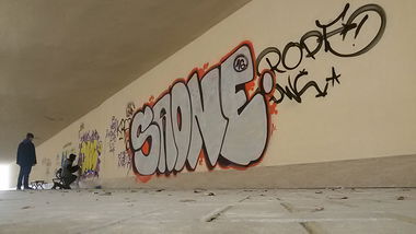 Graffiti Bombing - Photo by Saonerlmdc (2016)