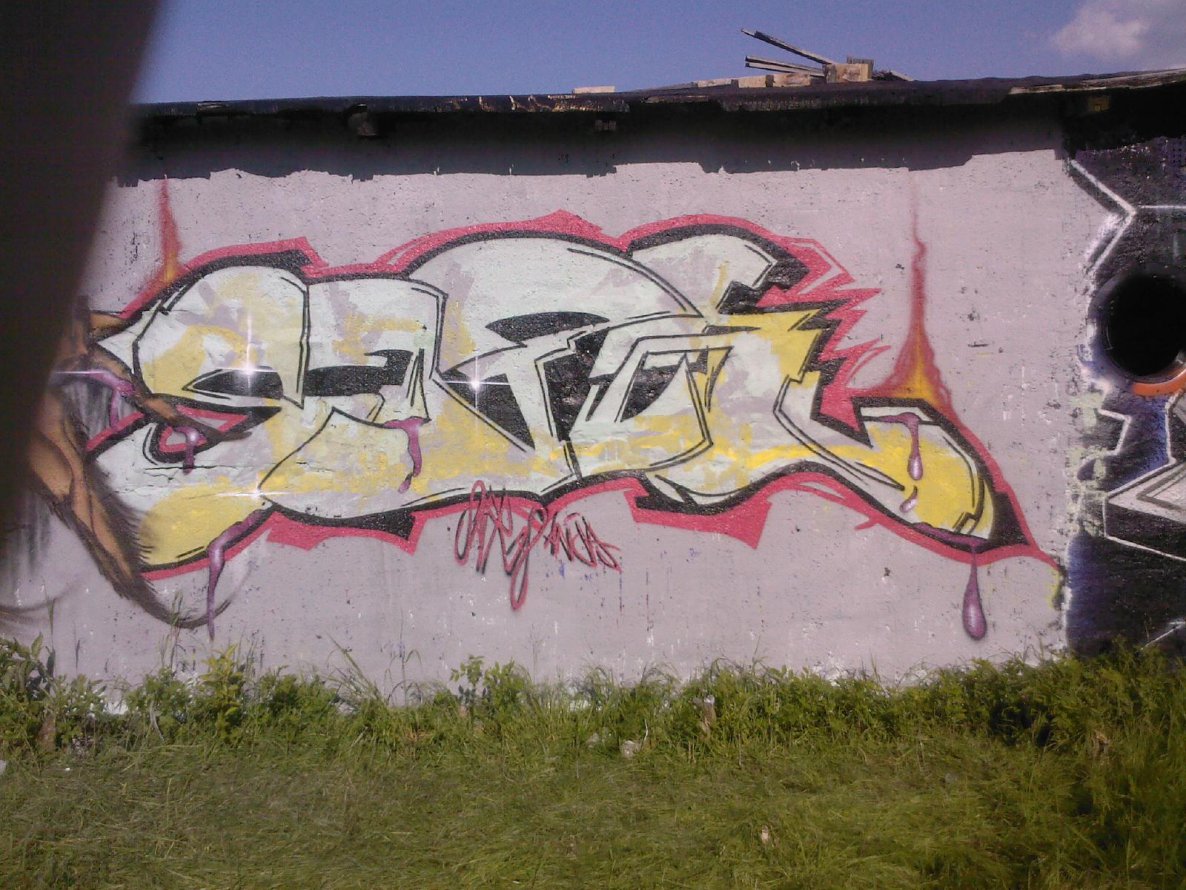 Graffiti Wall - Photo by SapR
