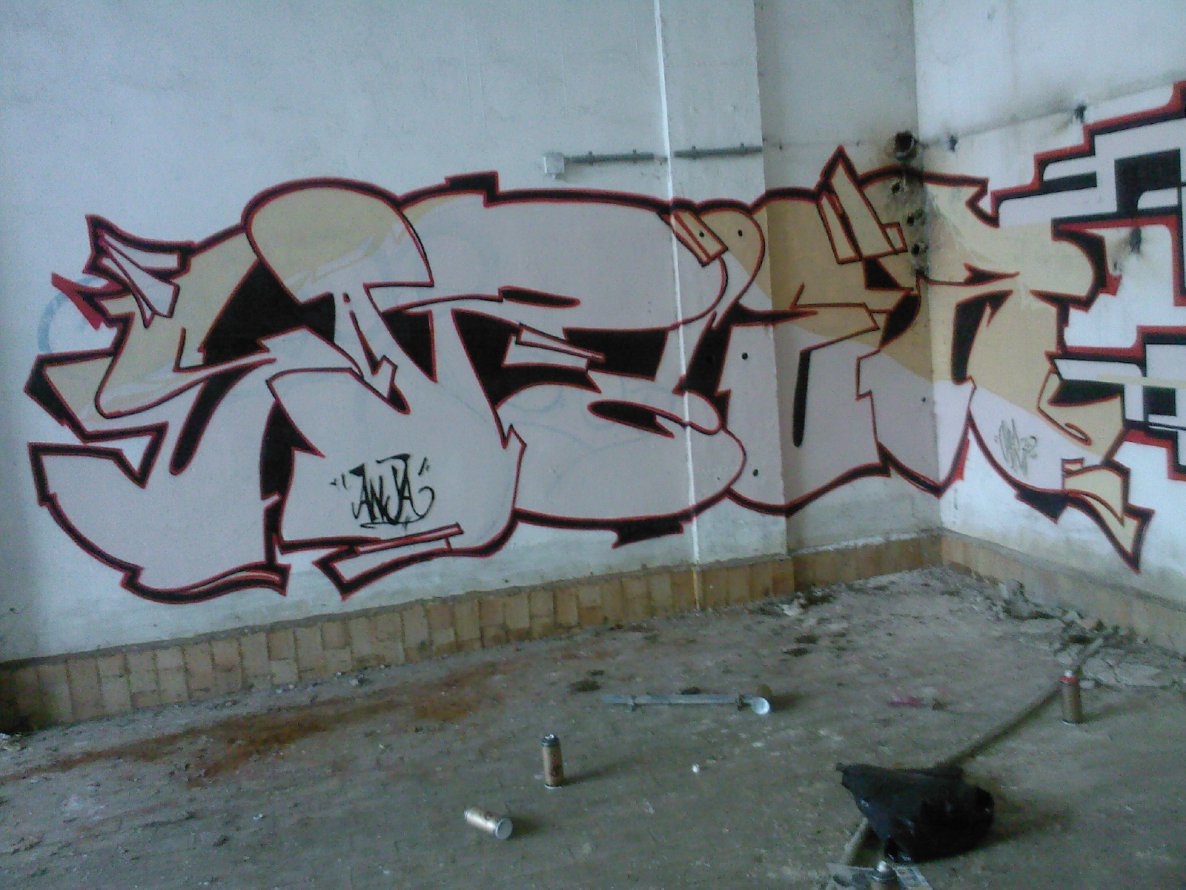Graffiti Wall - Photo by SapR