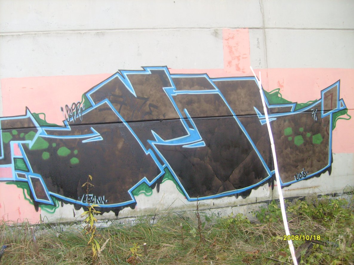 Graffiti Wall - Photo by SapR