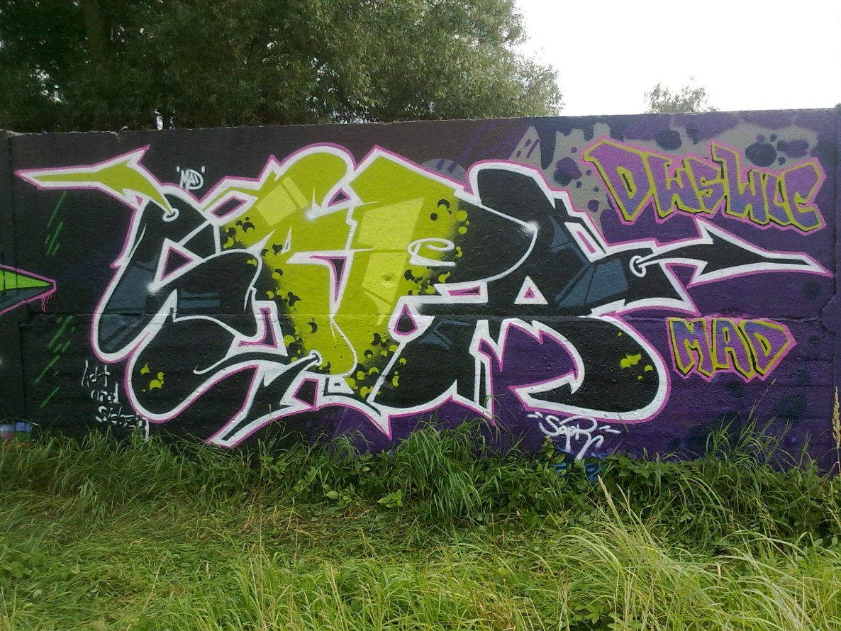 Graffiti Wall - Photo by SapR