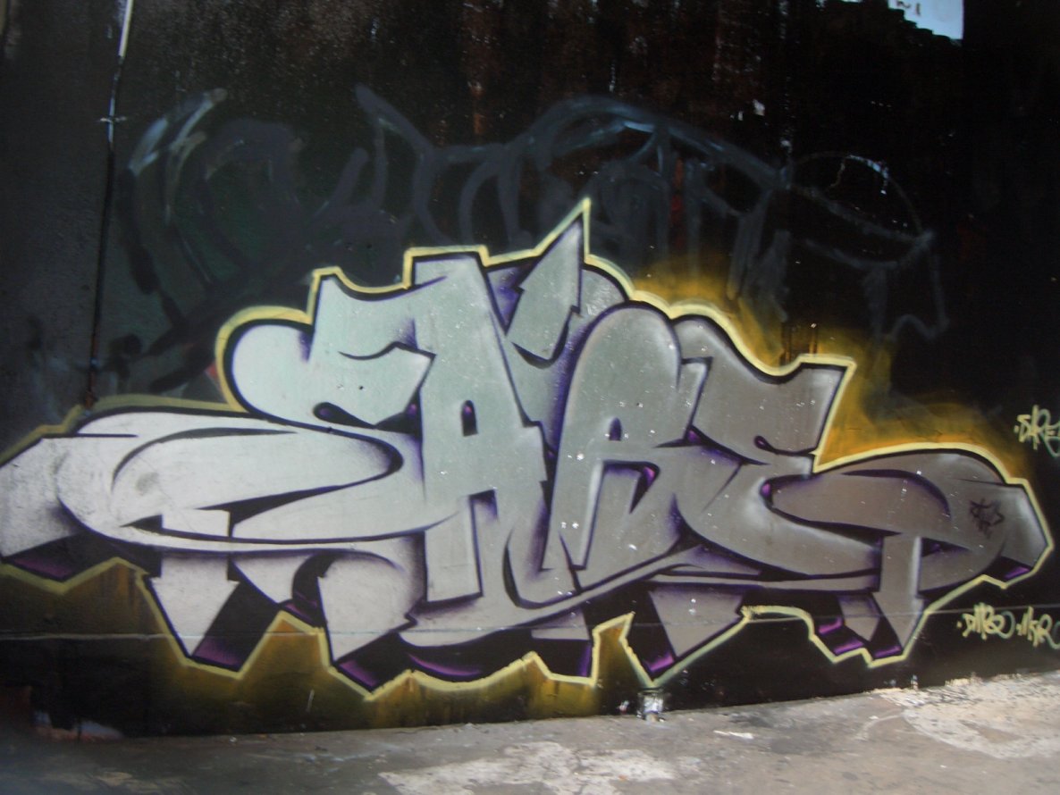 Graffiti Wall - Photo by SareOne_DmbMcr - sare (2010)