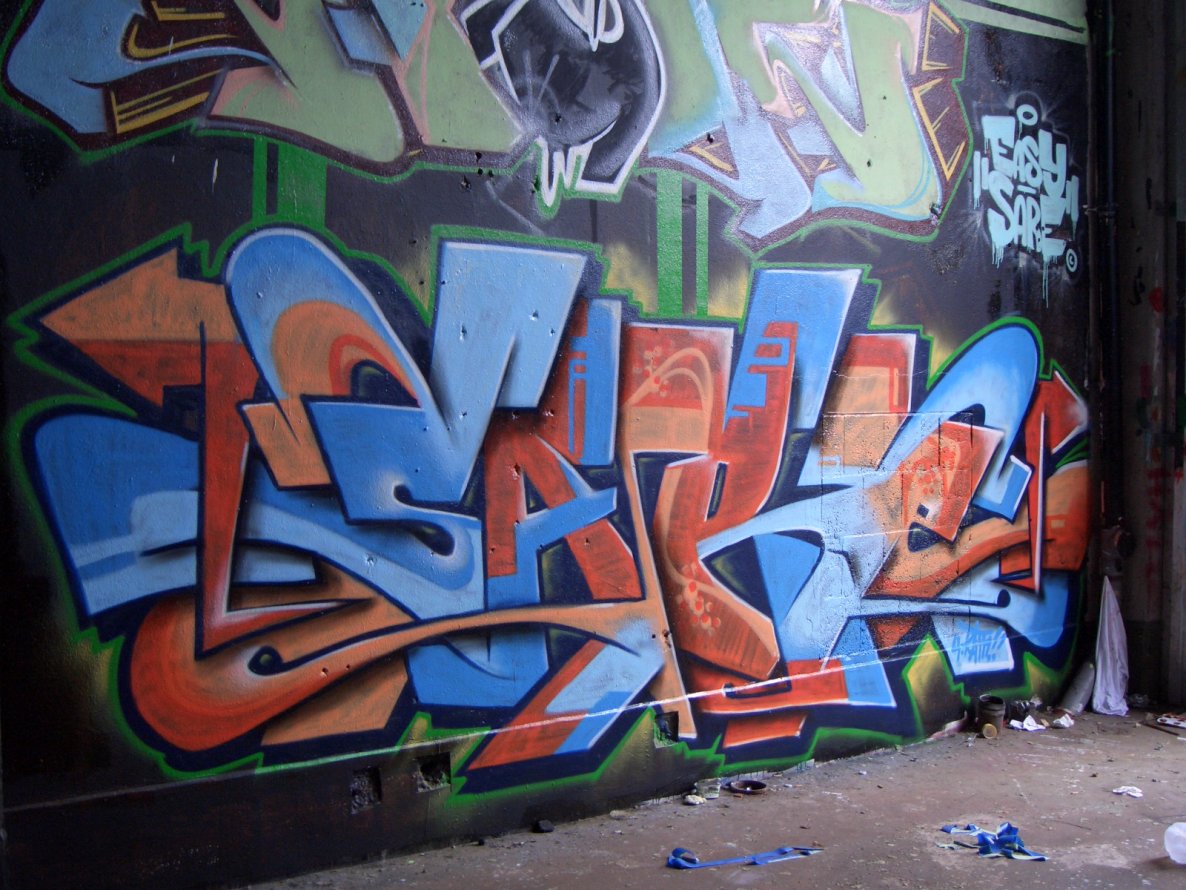 Graffiti Wall - Photo by SareOne_DmbMcr - sare (2010)