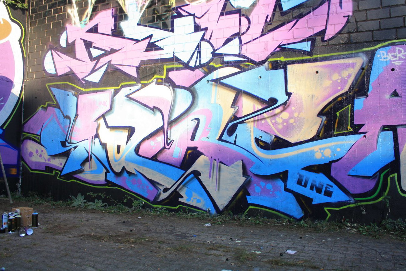 Graffiti Wall - Photo by SareOne_DmbMcr - sare (2011)