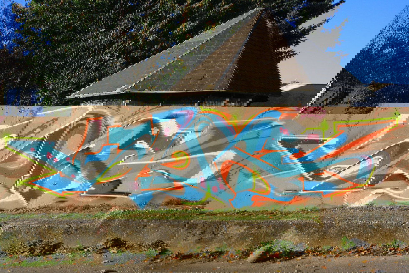 Graffiti Wall - Photo by SareOne_DmbMcr - sare (2012)