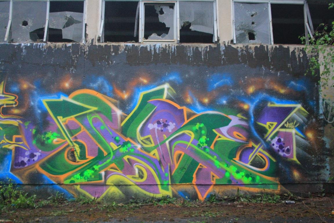 Graffiti Wall - Photo by SareOne_DmbMcr (2012)
