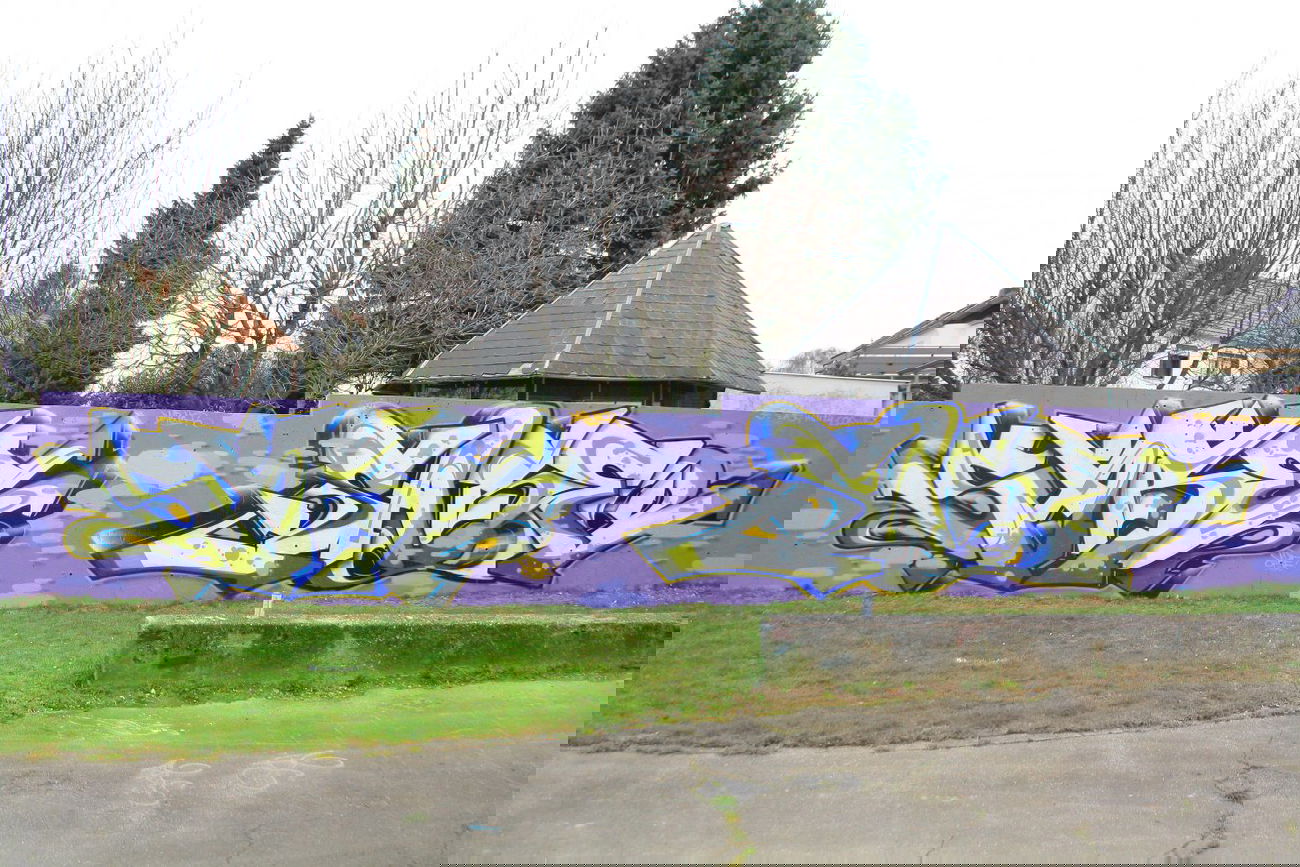 Graffiti Wall - Photo by SareOne_DmbMcr - sare (2012)